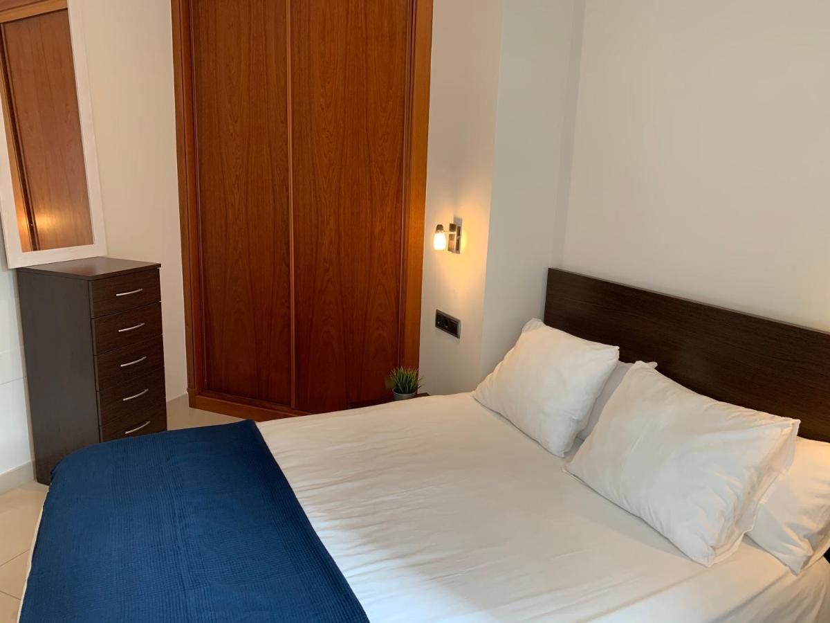 Apartamentos Illa 艾利亚德亚罗萨 外观 照片