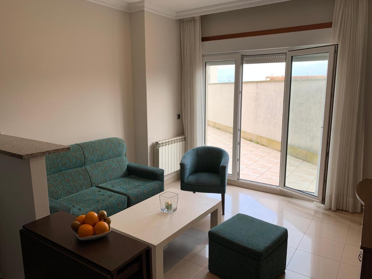 Apartamentos Illa 艾利亚德亚罗萨 外观 照片