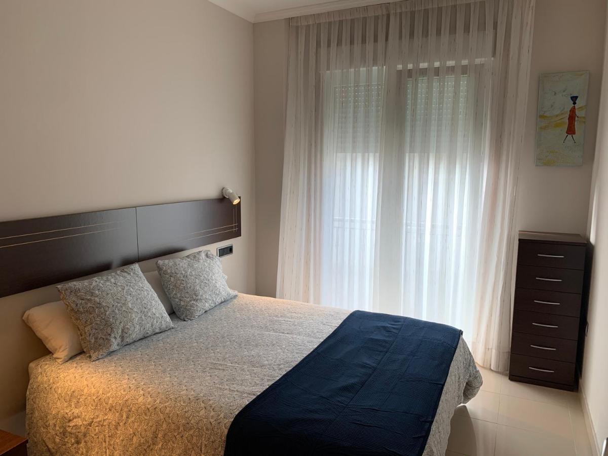 Apartamentos Illa 艾利亚德亚罗萨 外观 照片