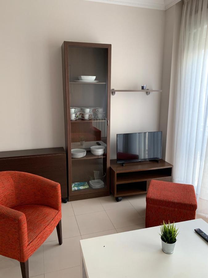 Apartamentos Illa 艾利亚德亚罗萨 外观 照片
