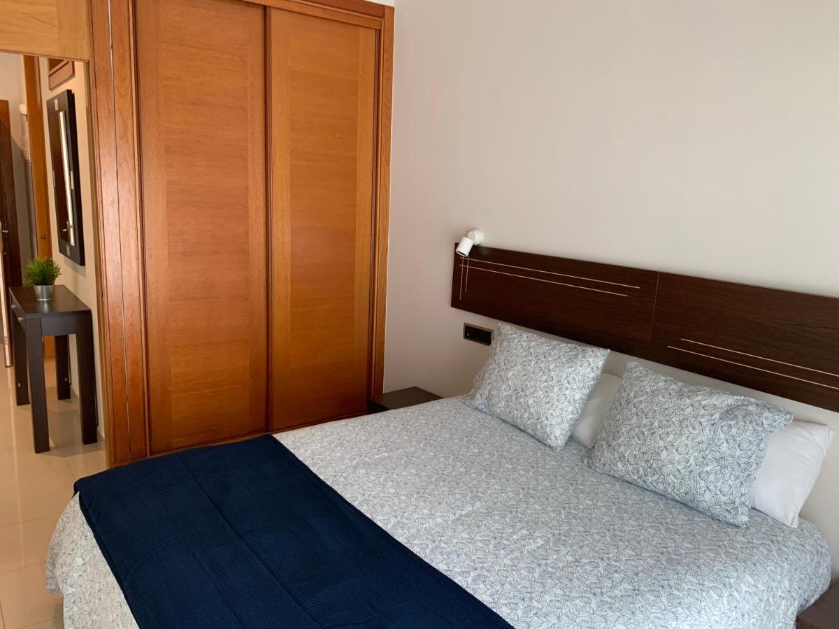Apartamentos Illa 艾利亚德亚罗萨 外观 照片