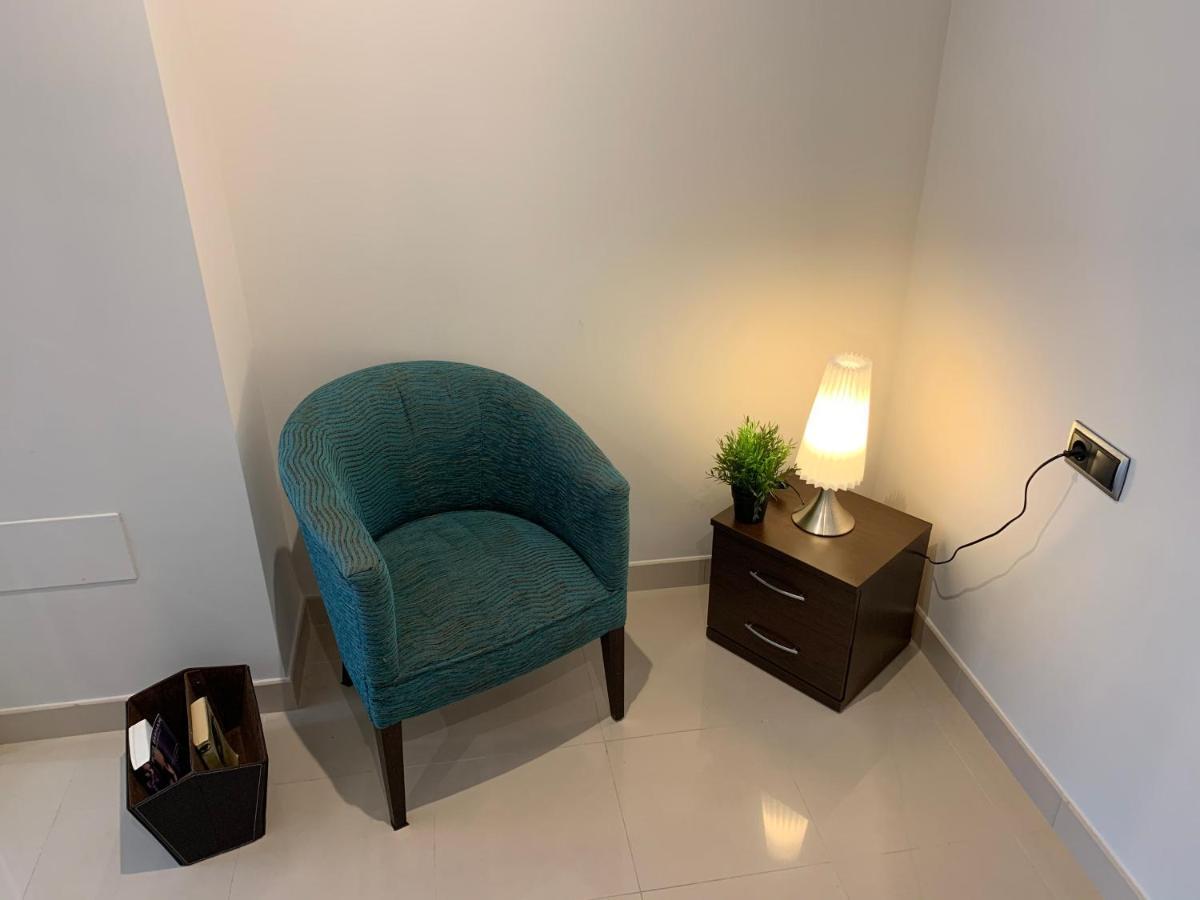 Apartamentos Illa 艾利亚德亚罗萨 外观 照片