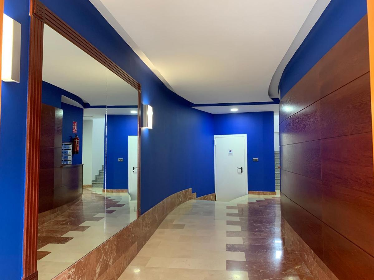 Apartamentos Illa 艾利亚德亚罗萨 外观 照片